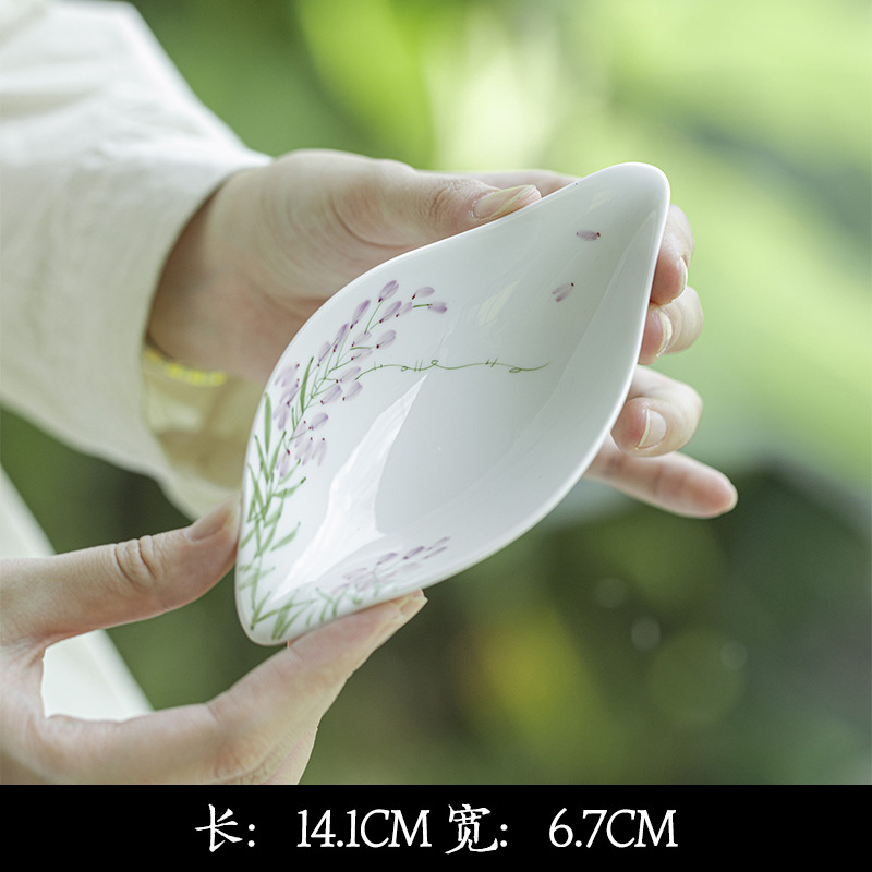 Wisteria tea set detail