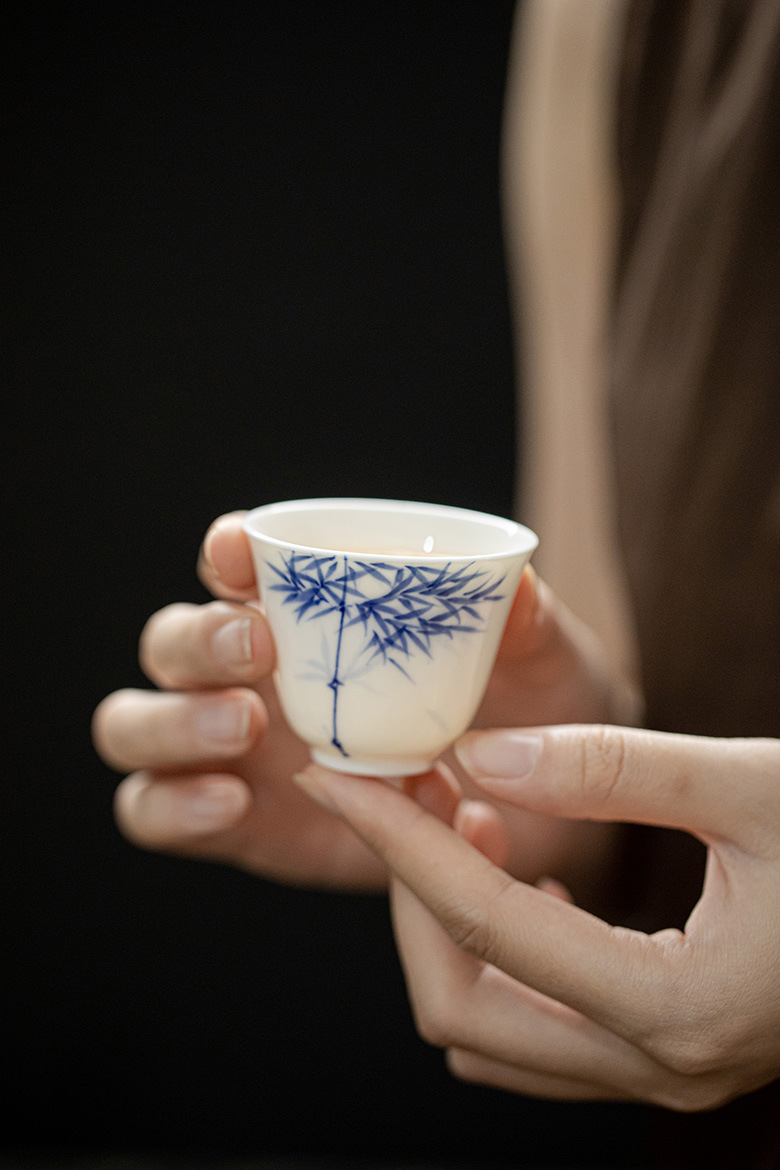 Blue and white bamboo tea set detail